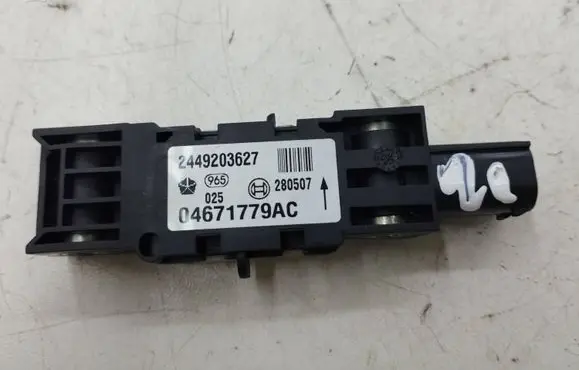 Chrysler 300 - 300C Airbag deployment crash/impact sensor 04671779AC 280507 2449203627