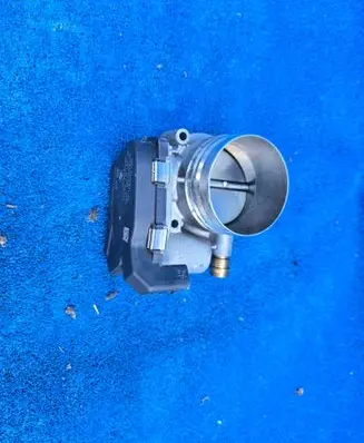 BMW 3 F30 F35 F31 Throttle valve 7597871