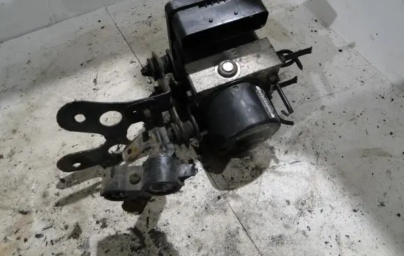 Volkswagen Golf V ABS Pump 1K0614517AE
