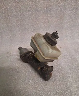 Volkswagen PASSAT B2 Master brake cylinder