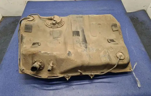 Toyota Avensis Verso Fuel tank 