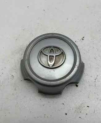 Toyota Land Cruiser (J100) Original wheel cap 