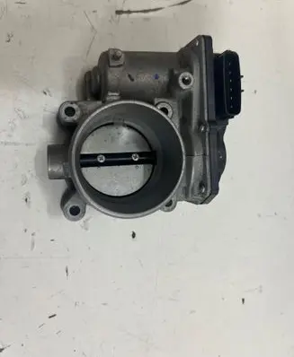 Mazda CX-3 Throttle body valve PE0113640B