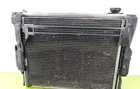 BMW 3 E46 Coolant radiator 64118391470