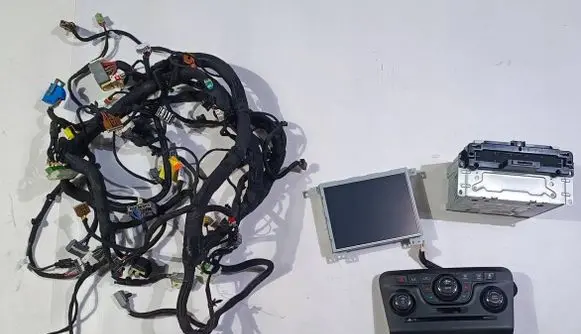Dodge Charger Radio/CD/DVD/GPS head unit 05064798