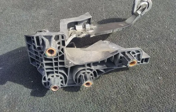 Renault Clio V Clutch pedal 