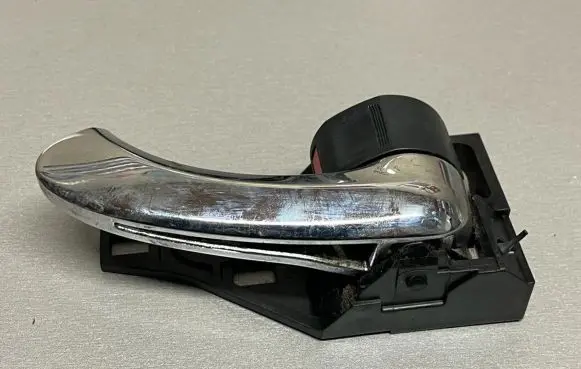 Toyota RAV 4 (XA30) Front door interior handle