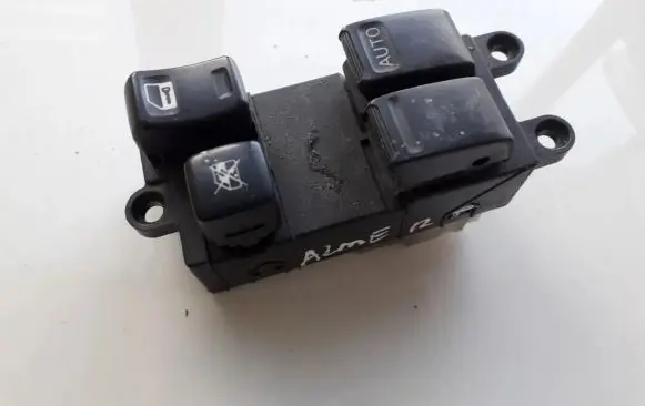Nissan Almera N16 Electric window control switch