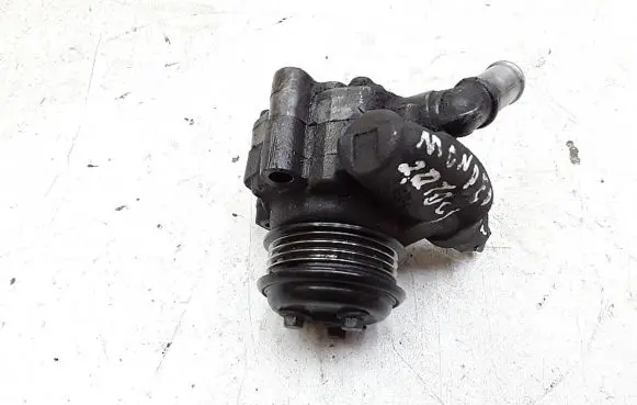 Ford Mondeo Mk III Power steering pump XS713A674BE