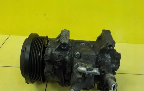 Toyota Avensis T270 Air conditioning (A/C) compressor (pump) 4472601496