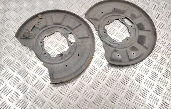 Mercedes-Benz CLS C218 AMG Rear brake disc plate dust cover 