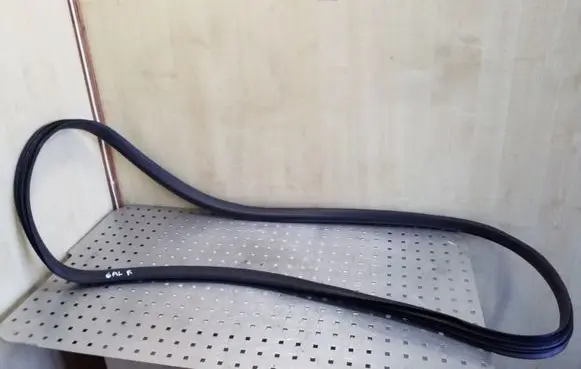 Volvo XC60 Rear door rubber seal (on body)