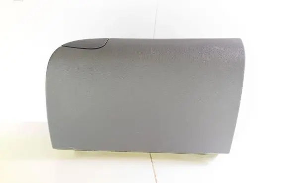 Glove box