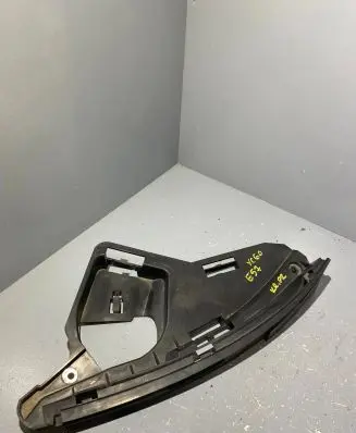 Volvo XC60 Headlight/headlamp mounting bracket 30763433