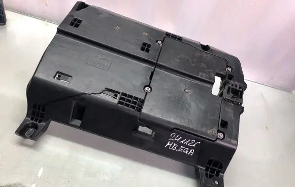 Mercedes-Benz EQA Fuse box cover A2475402406