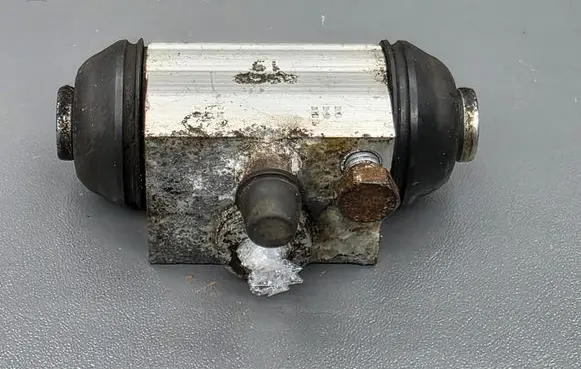 Ford Fiesta Rear brake cylinder 
