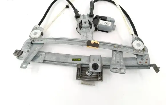 Peugeot 207 CC Front door electric window regulator 9680072080