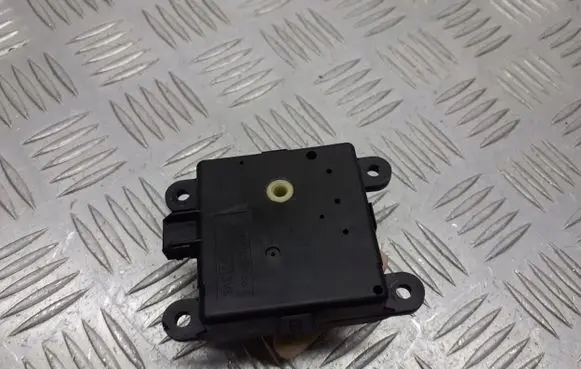 Nissan Primera A/C air flow flap actuator/motor 3T05030820