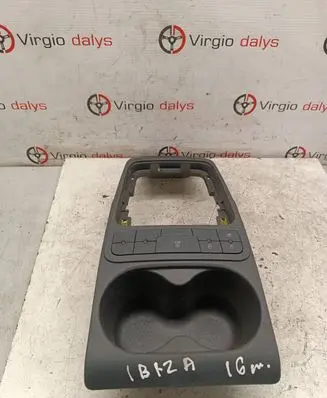 Cup holder front