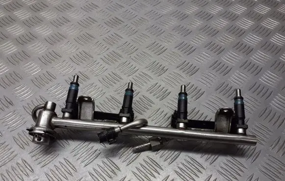 Audi A4 S4 B6 8E 8H Fuel main line pipe 06B971902