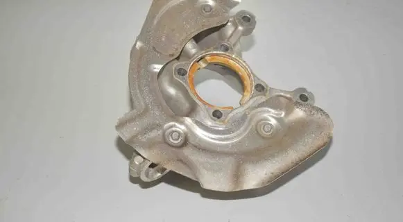 Front wheel hub