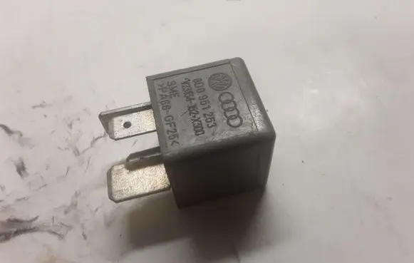 Audi A6 S6 C5 4B Other relay 8D0951253