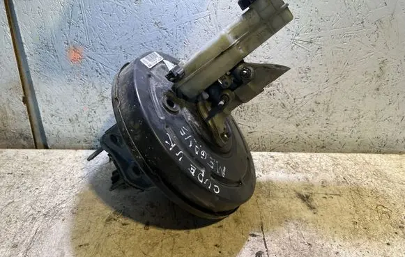 Renault Megane III Brake booster 472100013R 63420V
