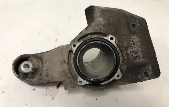 Mercedes-Benz C AMG W204 Engine mounting bracket A6462230604