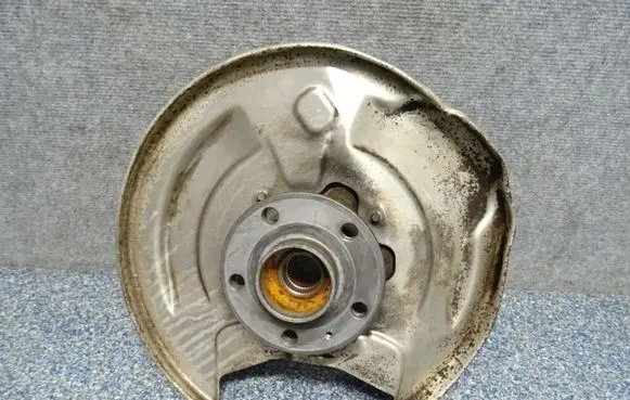Rear wheel hub spindle/knuckle