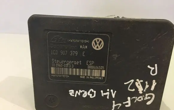 Volkswagen Golf IV ABS Pump 1C0907379E 1J0614517E