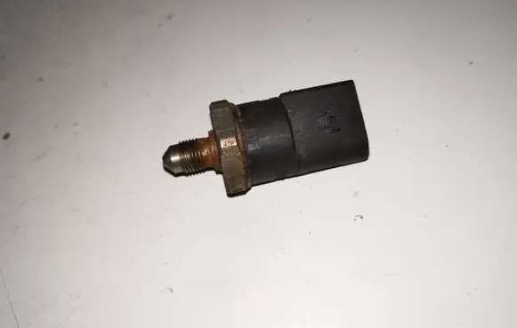 Fuel pressure sensor