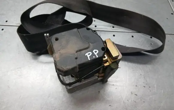 Skoda Octavia Mk2 (1Z) Front seatbelt