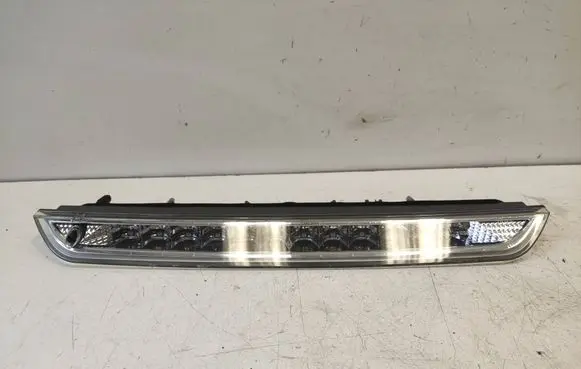 Citroen DS7 Crossback Third/center stoplight 9811951080