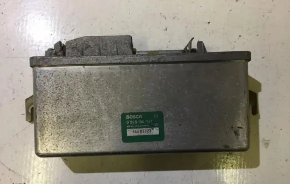 Renault Espace II Engine control unit/module 0265100047 46601323