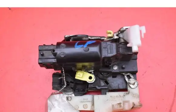 Dacia Dokker Front door lock