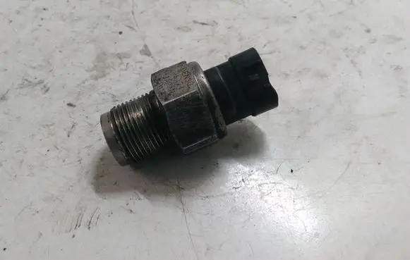 Fuel pressure sensor