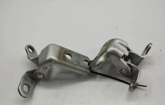 Rear door hinge set