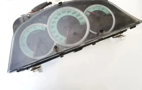 Toyota Corolla Verso AR10 Speedometer (instrument cluster) 838000f090 mb257430-3100