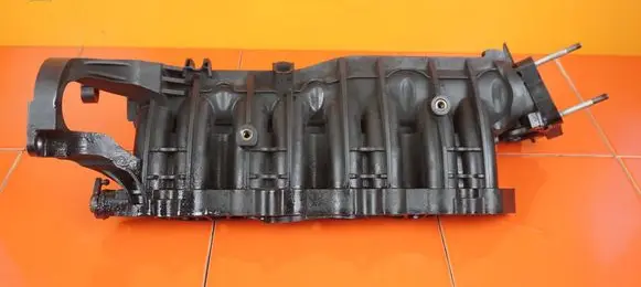 KIA Carens III Intake manifold SSACY D4FD