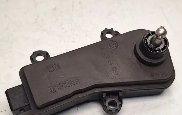 BMW 7 E65 E66 other engine part 7537998 11617537998