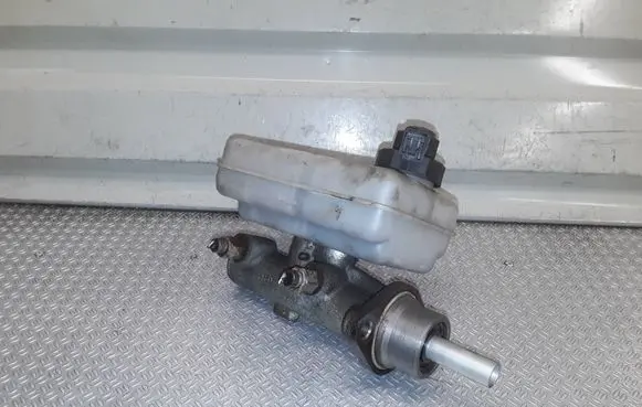 Iveco Daily 35.8 - 9 Master brake cylinder 