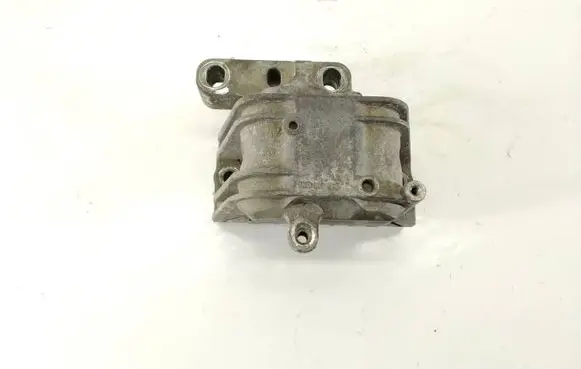 Seat Altea XL Engine mount bracket 1K0199262
