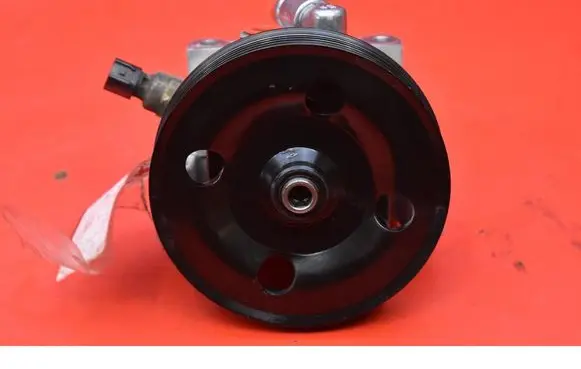 Ford Focus C-MAX Power steering pump 553501