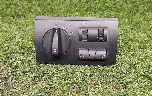 BMW X5 E53 Light switch 8372204