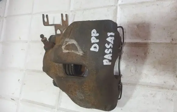Volkswagen PASSAT B5.5 Front brake caliper 885