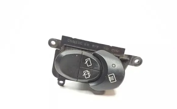 Hyundai Coupe Windscreen/window heater switch 93740271200