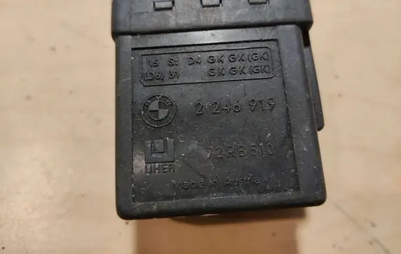 BMW 7 E38 Glow plug pre-heat relay 2246919