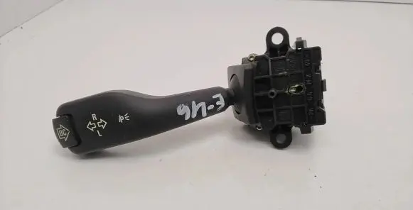 BMW 3 E46 Indicator stalk 8363668M 0110401025