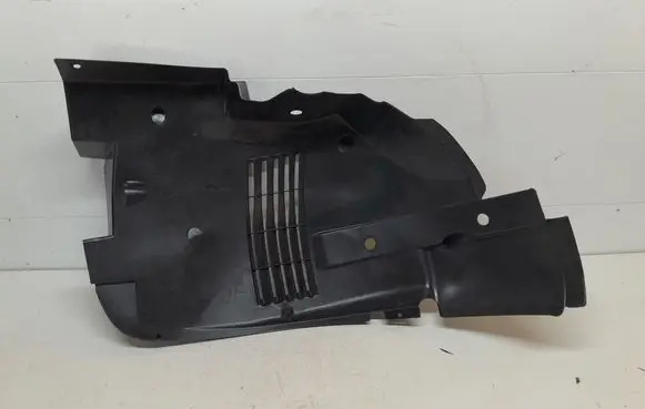 Front wheel arch liner splash guards