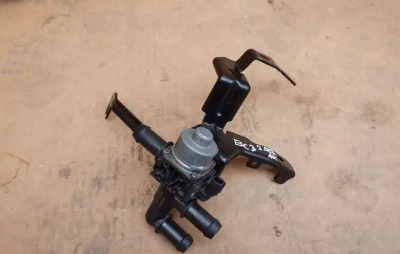 Ford Escape IV Electric auxiliary coolant/water pump LX618C506BAD
